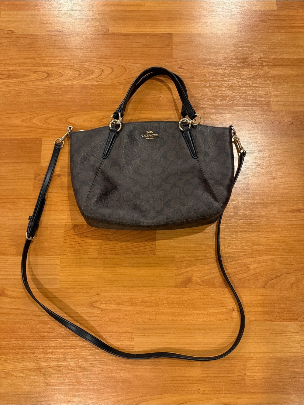Coach Small Kelsey Satchel in Signature Canvas - Picture 2 of 9